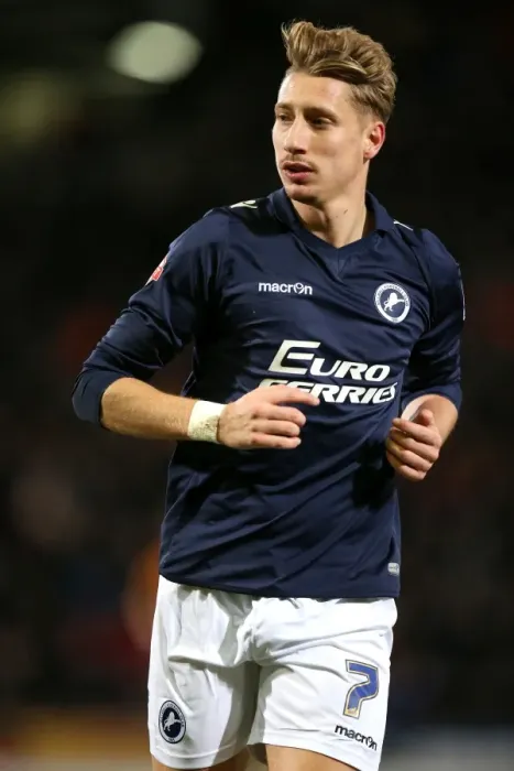 Framed Print : Millwall's Lee Martin in FA Cup Third Round Replay at Bradford City's Valley Parade Framed Print : Millwall's Lee Martin in FA Cup Third Round Replay at Bradford City's Valley Parade