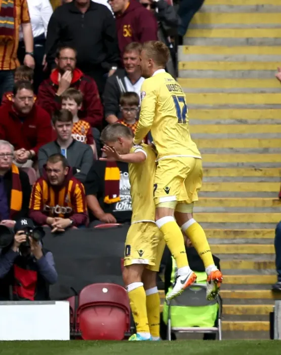 Framed Print : Millwall's Morison and Webster Celebrate Second Goal in Thrilling Sky Bet League One Play-Off Semifinal vs. Bradford City (2015-16) Framed Print : Millwall's Morison and Webster Celebrate Second Goal in Thrilling Sky Bet League One Play-Off Semifinal vs. Bradford City (2015-16)