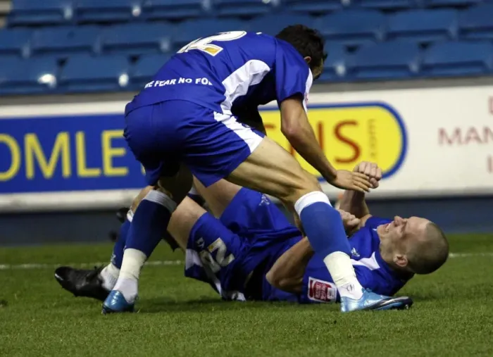 Framed Print : Millwall's Morrison Scores Dramatic Goal vs. MK Dons in Coca-Cola Football League One (2009)