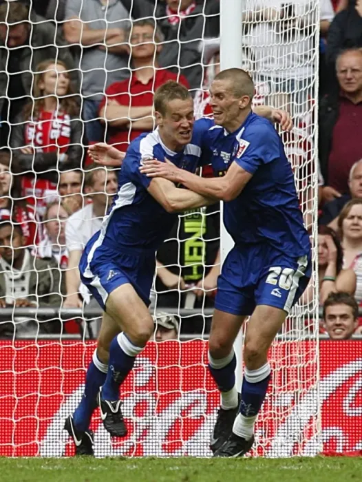 Framed Print : Millwall's Paul Robinson and Steve Morison Celebrate Opening Goal in League One Play-Off Final at Wembley