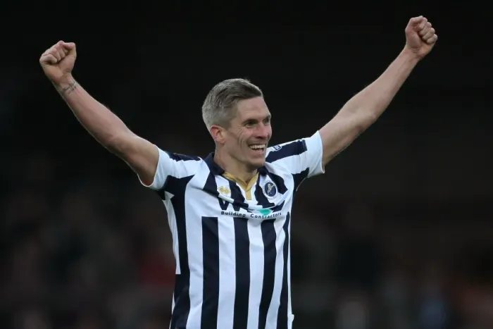 Framed Print : Millwall's Steve Morison Rejoices in Playoff Semi-Final Victory over Scunthorpe United (Sky Bet League One) Framed Print : Millwall's Steve Morison Rejoices in Playoff Semi-Final Victory over Scunthorpe United (Sky Bet League One)