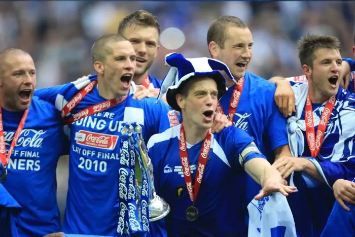 Framed Print : Millwall's Thrilling Play-Off Triumph: The Unforgettable Celebration at Wembley After Beating Swindon Town Framed Print : Millwall's Thrilling Play-Off Triumph: The Unforgettable Celebration at Wembley After Beating Swindon Town