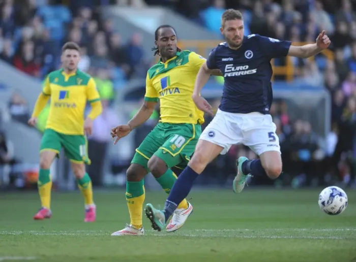 Framed Print : Sky Bet Championship - Millwall v Norwich City - The Den Framed Print : Sky Bet Championship - Millwall v Norwich City - The Den