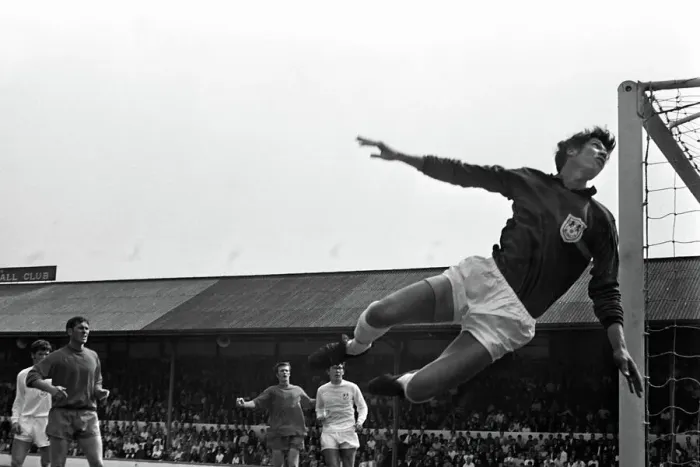 Framed Print : Soccer - English Division Two - Millwall v Charlton - The Den Framed Print : Soccer - English Division Two - Millwall v Charlton - The Den
