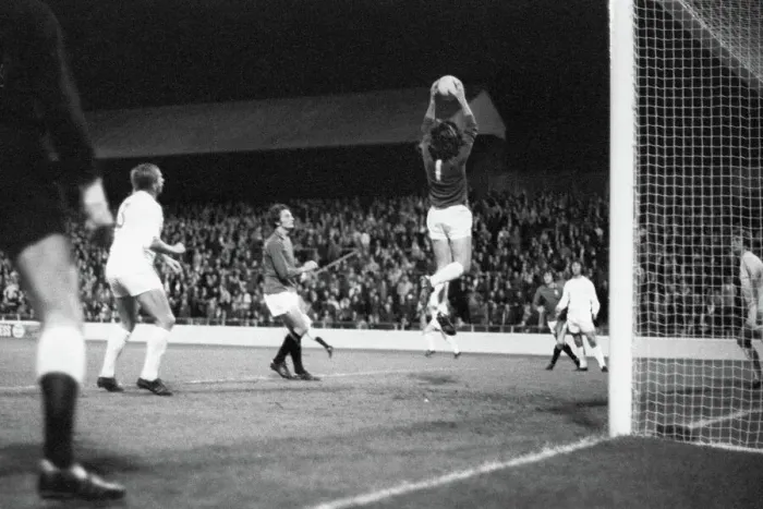 Framed Print : Soccer - League Cup - Second Round - Millwall v Nottingham Forest - The Den Framed Print : Soccer - League Cup - Second Round - Millwall v Nottingham Forest - The Den