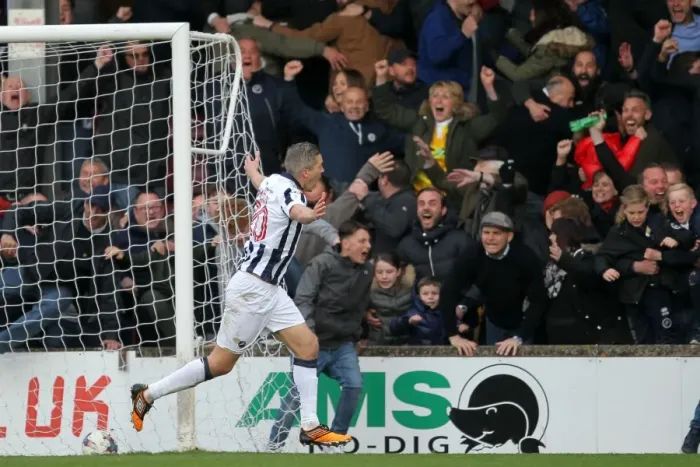 Framed Print : Steve Morison's Hat-Trick: Scunthorpe United vs. Millwall in Sky Bet League One Playoff Semi-Final Framed Print : Steve Morison's Hat-Trick: Scunthorpe United vs. Millwall in Sky Bet League One Playoff Semi-Final