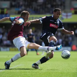 Battle for the Ball: Feeney vs. Taylor - Millwall vs. West Ham United in the Npower Championship (2011)