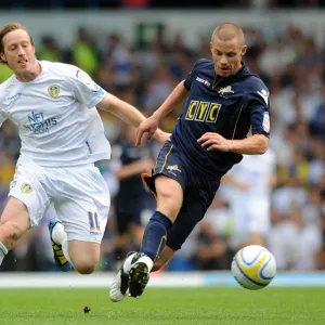 npower Football League Championship Framed Print Collection: 21-08-2010 v Leeds United, Elland Road