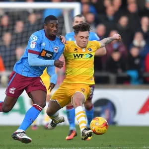 Sky Bet League One Collection: Sky Bet League One - Scunthorpe United v Millwall - Glanford Park