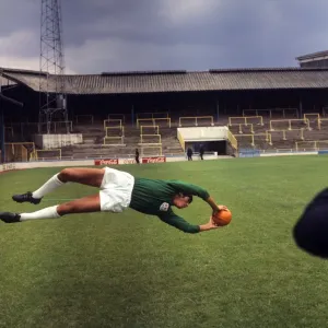 Millwall FC Goalkeeper Brian King at Soccer-Football League Division Two Photocall (1969) Millwall FC Goalkeeper Brian King at Soccer-Football League Division Two Photocall (1969)