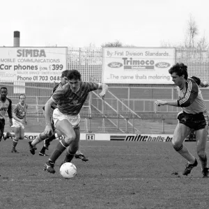 Millwall vs Arsenal: Intense Moment in the Barclays League Division One - Cascarino vs O'Leary Millwall vs Arsenal: Intense Moment in the Barclays League Division One - Cascarino vs O'Leary