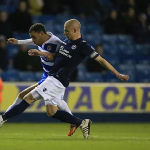 Sky Bet Championship Collection: Sky Bet Championship - Millwall v Reading - The Den
