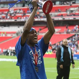 Le Gloire de Millwall : L instant triomphal d'Nadjim Abdou à Wembley (La célébration) - Millwall FC, Championnat anglais de football play-off final contre Swindon Town Le Gloire de Millwall : L instant triomphal d'Nadjim Abdou à Wembley (La célébration) - Millwall FC, Championnat anglais de football play-off final contre Swindon Town