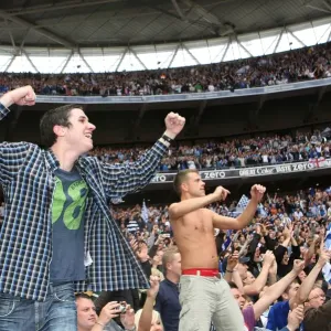 Millwalls Play-Off-Triumph: Die Fan-Jubelfeier am Wembley (gegen Swindon Town, Coca-Cola Fußball Liga Eins) Millwalls Play-Off-Triumph: Die Fan-Jubelfeier am Wembley (gegen Swindon Town, Coca-Cola Fußball Liga Eins)