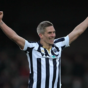 Millwall's Steve Morison Rejoices in Playoff Semi-Final Victory over Scunthorpe United (Sky Bet League One)