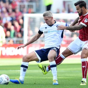 Sky Bet Championship Framed Print Collection: Sky Bet Championship - Bristol City v Millwall - Ashton Gate