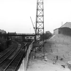 Una vista de las vías del tren que pasan junto a The Den, hogar de Millwall F.C Una vista de las vías del tren que pasan junto a The Den, hogar de Millwall F.C