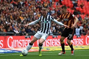 Images Dated 20th May 2017: Bradford City vs Millwall - Intense Battle for the Ball in the Sky Bet League One Play-Off Final