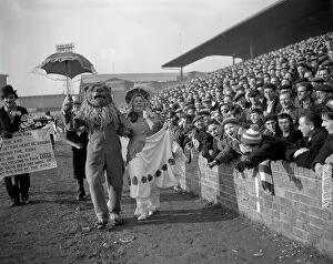 Vintage FA Cup Action Gallery: FA Cup - Fifth Round - Millwall v Birmingham City - The Den