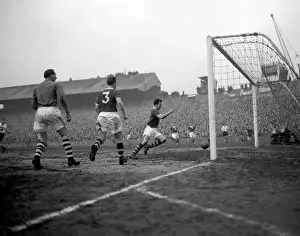 Millwall FC vs Birmingham City: FA Cup Fifth Round Drama - A Goal Line Standoff at The Den