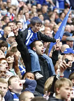 Millwall V Swindon League One Play-off Final Prints: Millwall vs Swindon Town: The Fans Battle at Wembley - Coca-Cola Football League One Play-Off Final