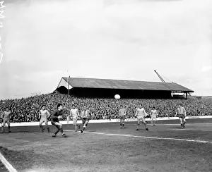 millwall vs wolverhampton wanderers goalkeeper phil parkes saves len julians shot