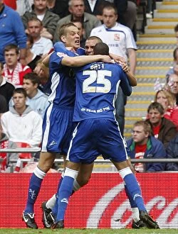 Millwalls Paul Robinson (left) celebrates with his team mates after scoring the opening goal