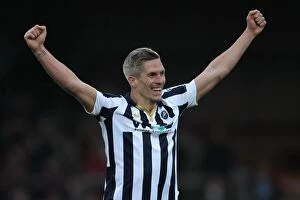 Images Dated 7th May 2017: Millwall's Steve Morison Rejoices in Playoff Semi-Final Victory over Scunthorpe United