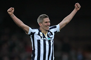 Millwall's Steve Morison Rejoices in Playoff Semi-Final Victory over Scunthorpe United (Sky Bet League One)